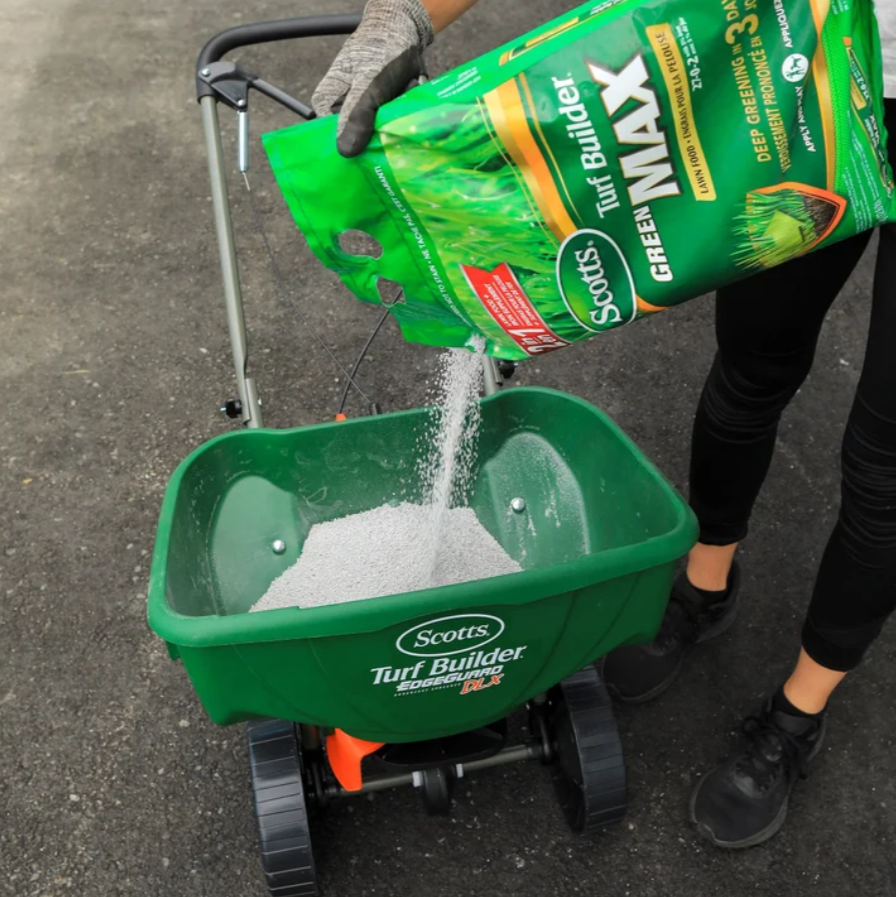 Scotts Turf Builder Green MAX Lawn Food 27-0-2 with 5% Iron 1160m2 18.9 kg