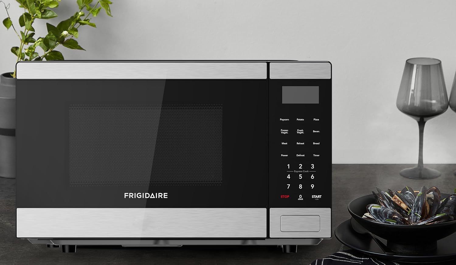 Frigidaire , 0.9 CU. FT. Microwave, Digital Control Panel - Auto Cooking Settings - Child Safety Lock , Stainless Steel
