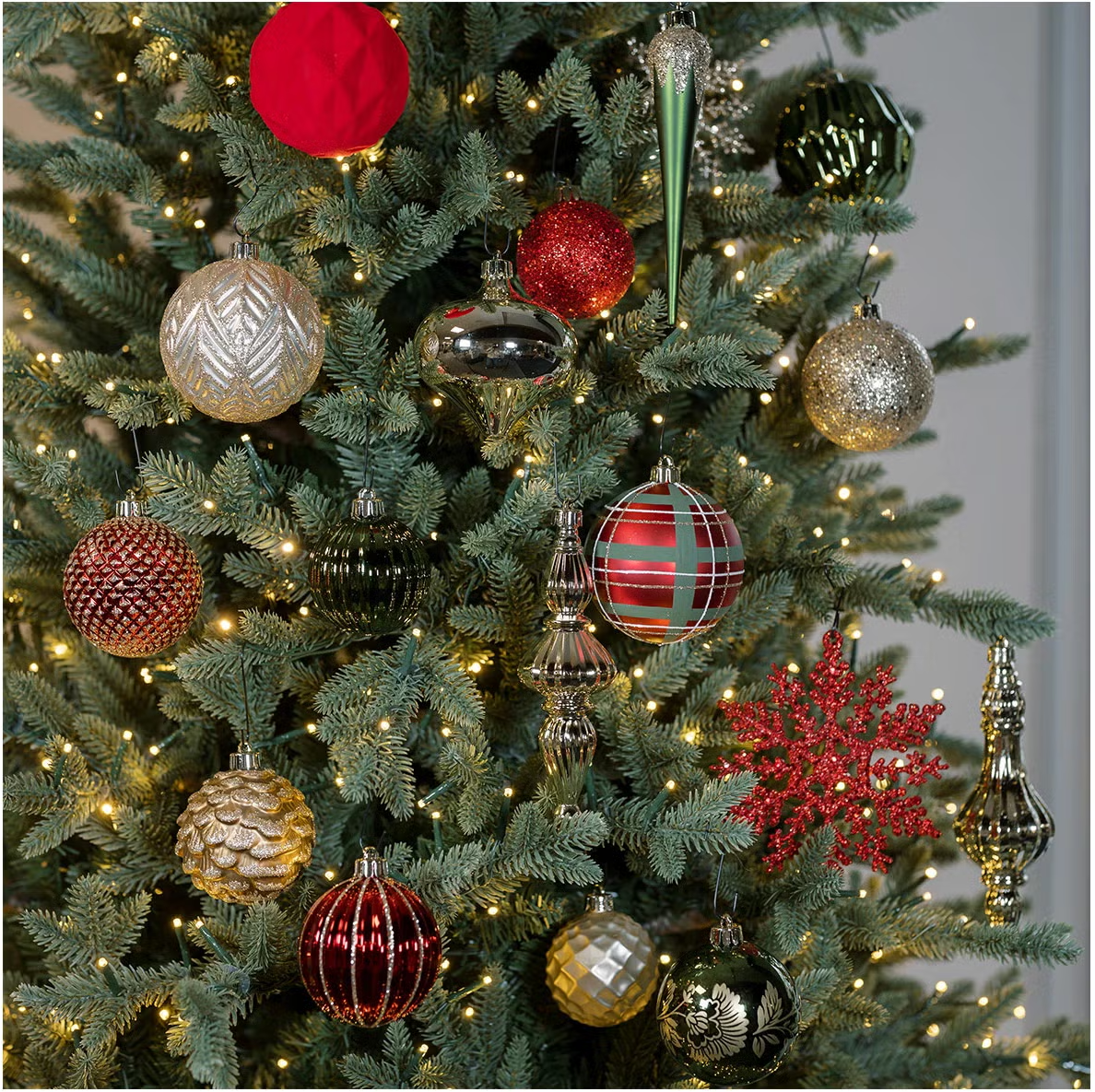 CGH Shatter Resistant Christmas Tree Ornament Set 80 Pieces Red Green