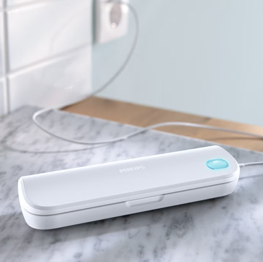 Philips Sonicare Confident Clean with UV Sanitizing Travel Case Edition