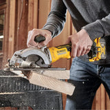 DEWALT 20V MAX ATOMIC Lithium-Ion Cordless Brushless 4-1/2-inch Compact Circular Saw Kit with 5Ah Battery - Refurbished with Dewalt Warranty - DCS571P1
