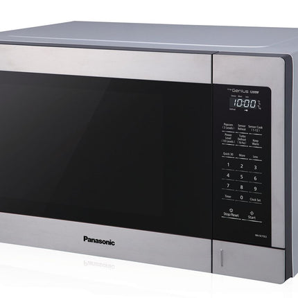 PANASONIC NNST77LS 1.6CU FT Stainless Steel Genius Microwave - Refurbished with Home Essentials warranty